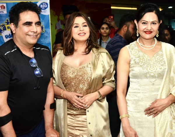 Famous film actress Mahima Chowdhary also praised Arth Group