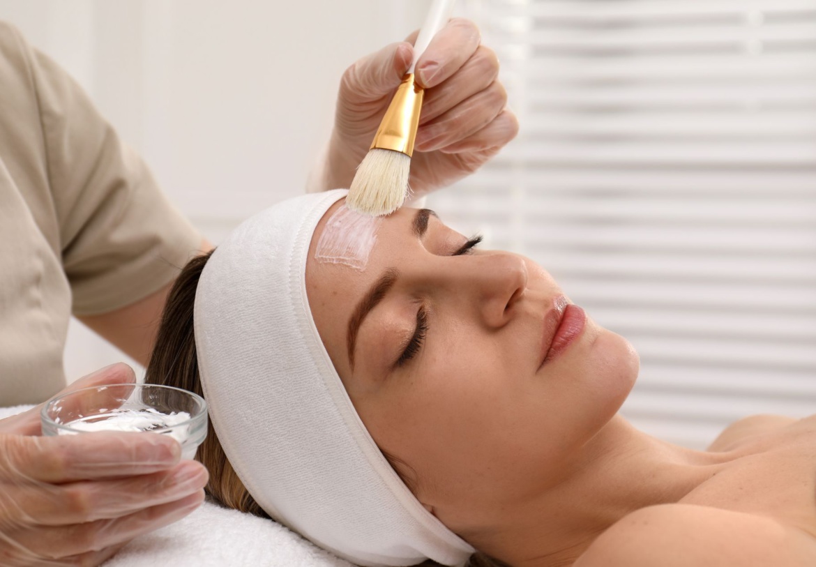 Understanding the Benefits of Chemical Peels for Glowing Skin