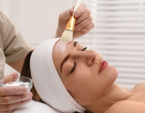Understanding the Benefits of Chemical Peels for Glowing Skin