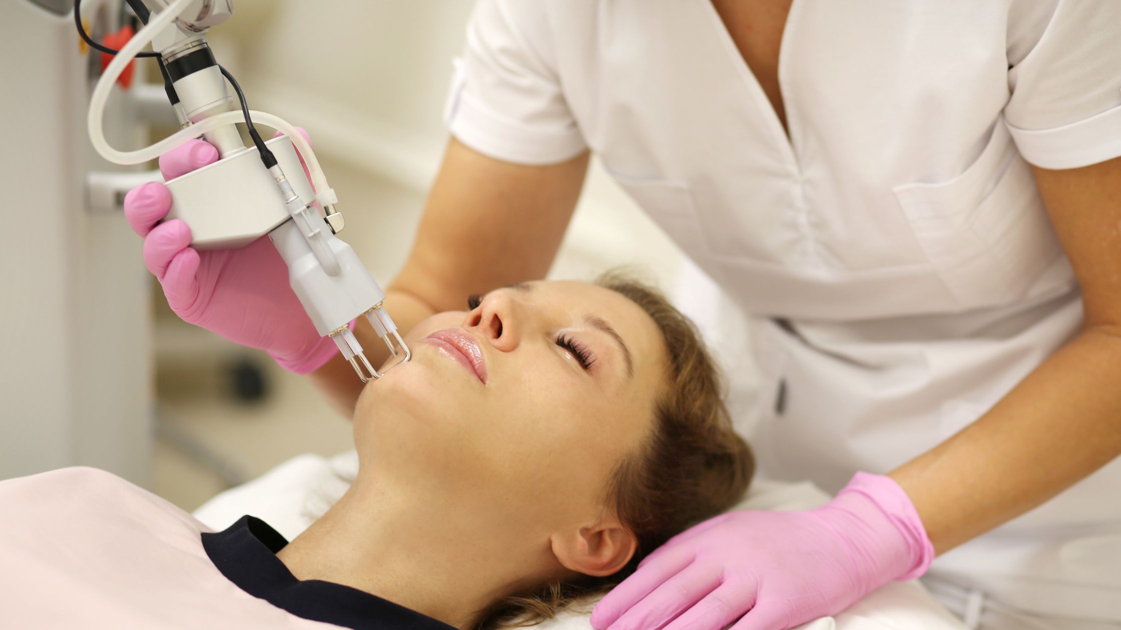 Effective Acne Scar Removal Treatments - LASER Resurfacing Precision Targeting for Deeper Scars