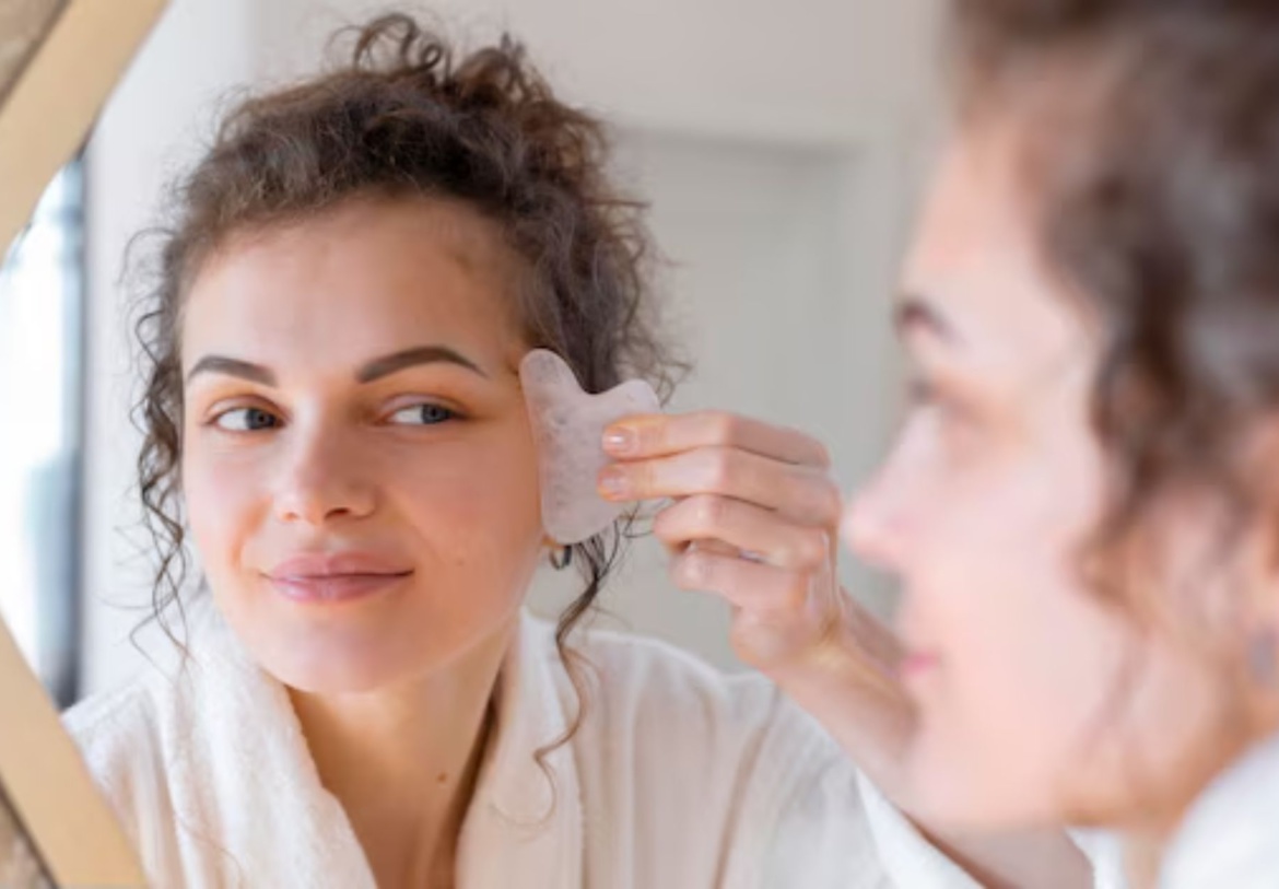 The Ultimate Guide to Anti-Aging Skincare Routine at Home