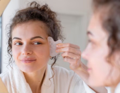The Ultimate Guide to Anti-Aging Skincare Routine at Home